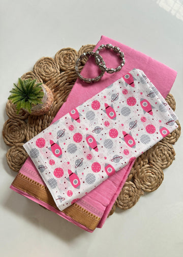 Light Pink Mul Cotton Saree with Zari Border & Space-Themed Printed Blouse S2344