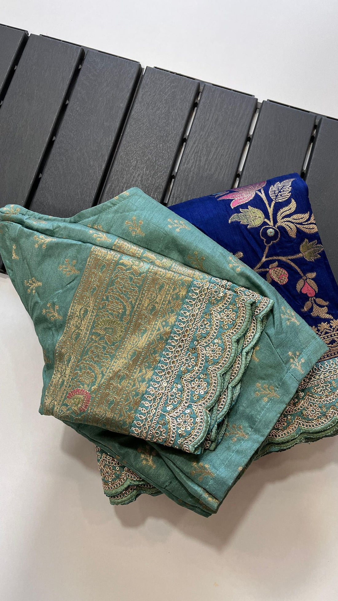 Classic Banarasi Saree with Rich Zari Detailing  S-0039