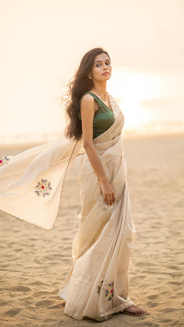 Minimal Gold-Line Pure Elegance Saree S-0029