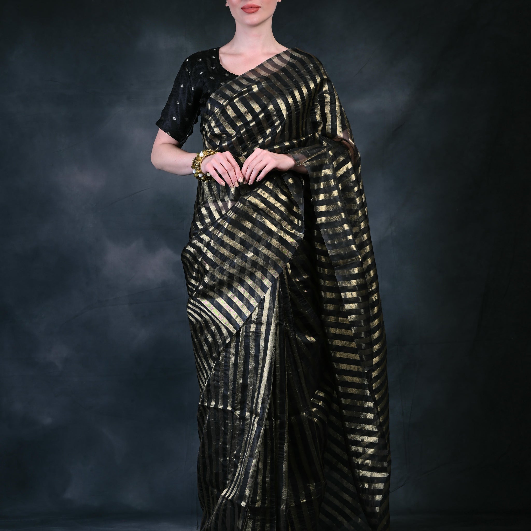Women's Modern Stripe Design Organza Saree VT4002
