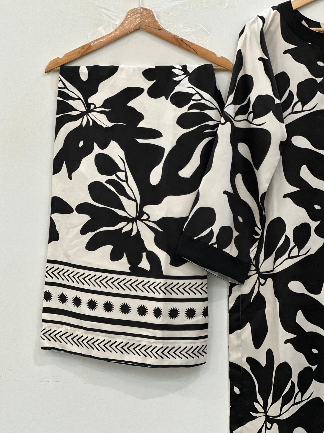 Black & White Flower Printed Armani Satin Suit set D6061